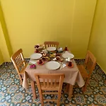 Holy Δωμάτια σε οικογενειακή κατοικία